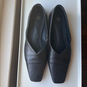 Toteme The Everyday Black Leather Flats